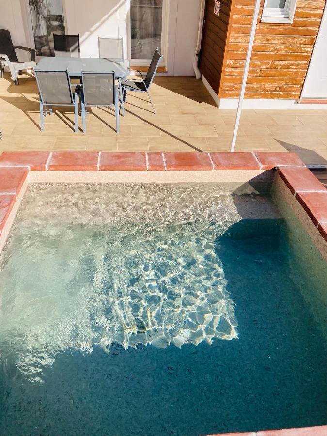 Blanco Y Madera Сasa de vacaciones *
